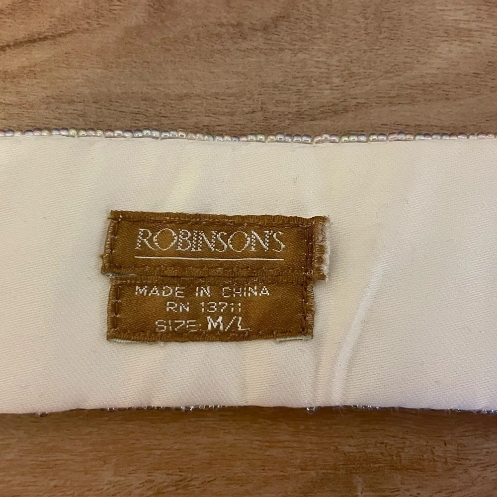 Vintage Robinson’s White Patterned Beaded Belt - Size M/L